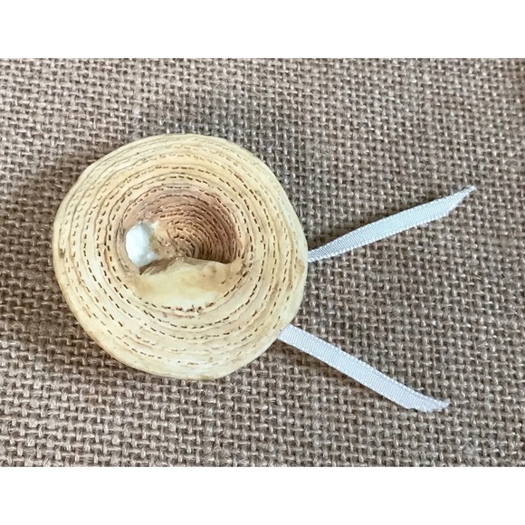 Vintage White Cat in Chair Resin Figurine Kitsch Cottage Granny Core AS IS READ - Picture 8 of 8